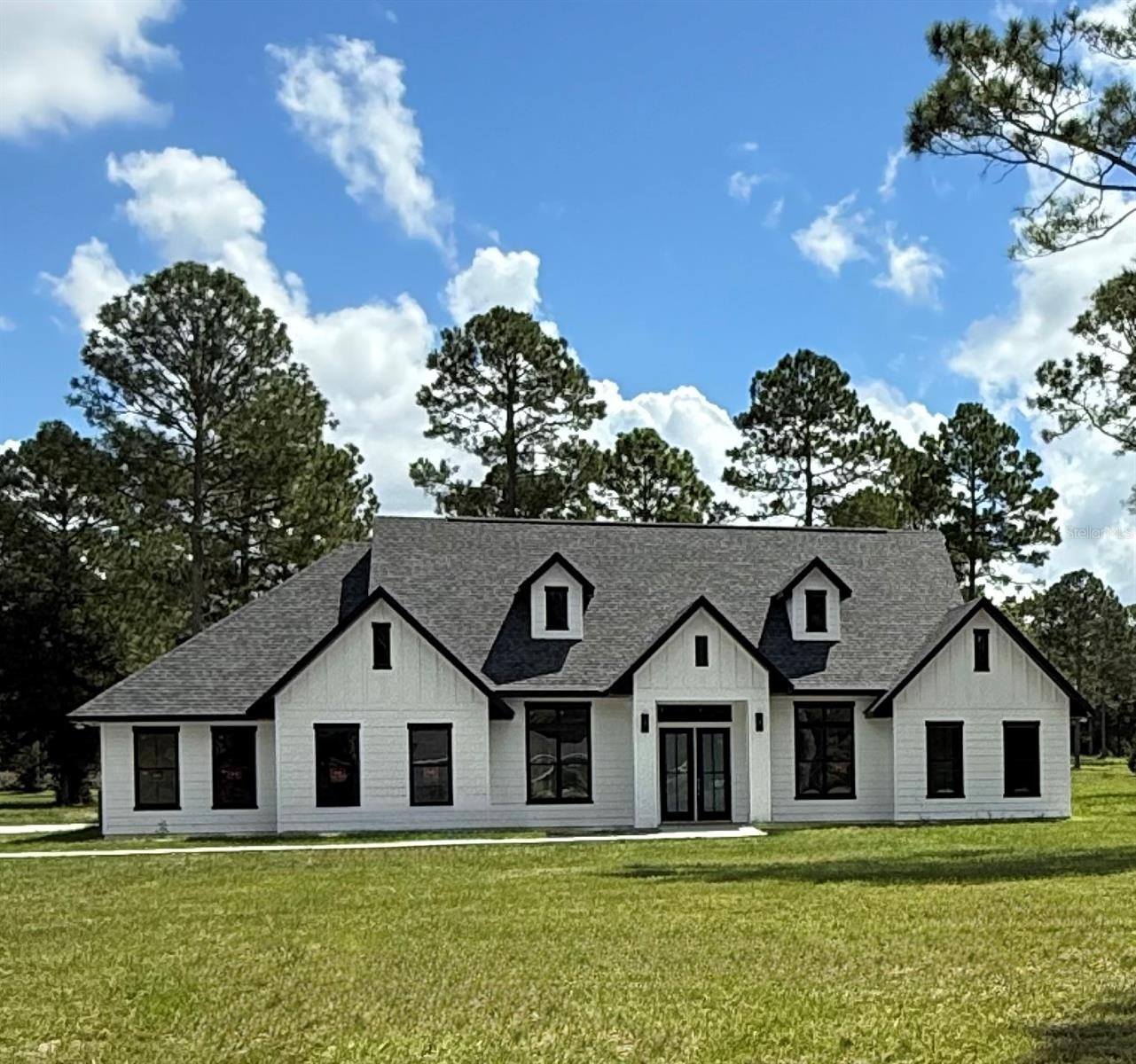 Property at 203 SW Grey Way
